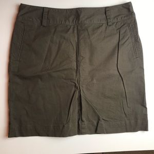 DKNYC  Brown pleated front skirt.